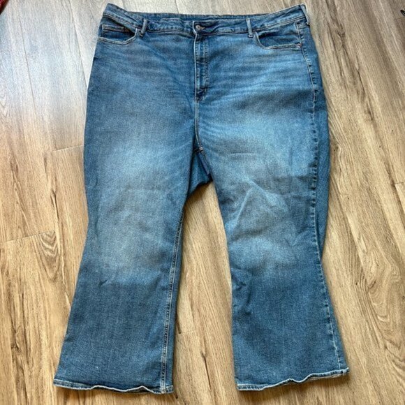 Old Navy Medium Wash Higher High-Waisted Distressed Flare Jeans Plus Size 26 - Picture 3 of 8